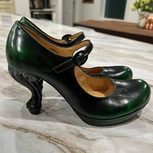 John Fleuvog Green Mary Jane Heels Victorian Ball claw Heel Size 10.5 ELIZABETH